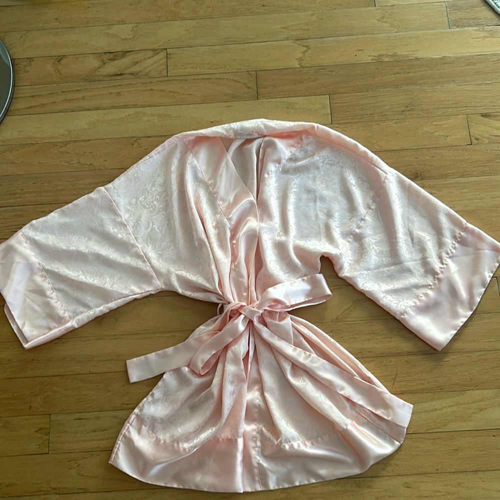 Vintage Victoria’s Secret Robe Size OS Paisley Satin Intimates